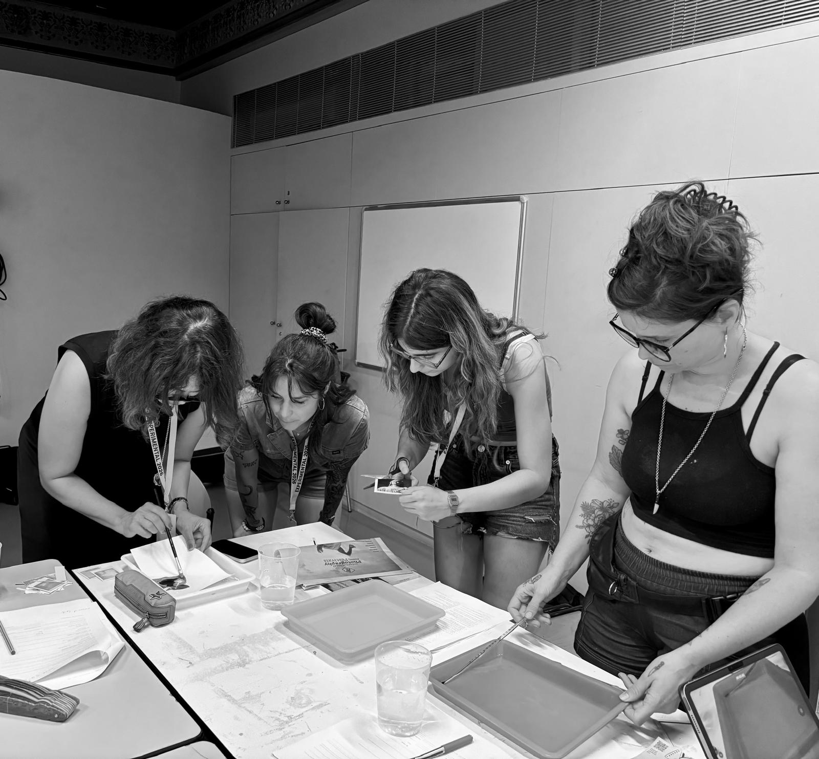 Taller de Polaroid Emulsion Lift · Experimental Photo Festival Barcelona 2026